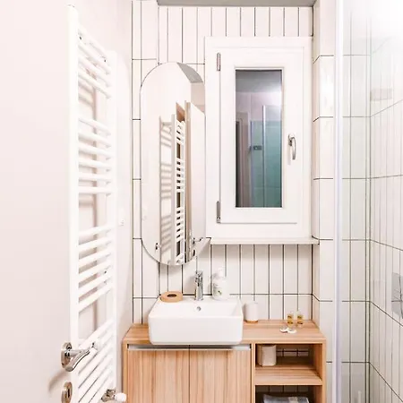 Central For 3 In Apartment